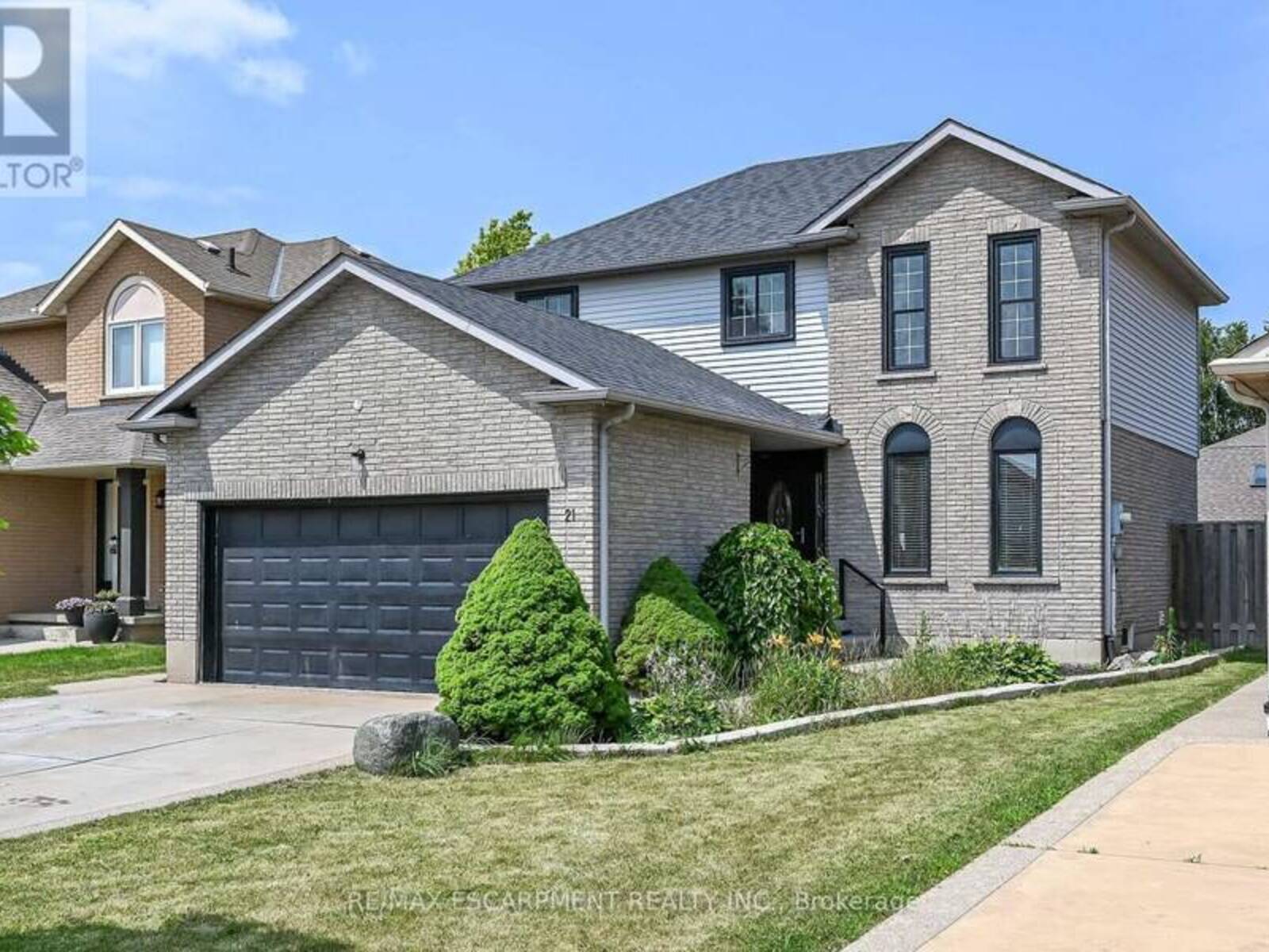 21 SPRINGGARDEN CRESCENT, Hamilton, Ontario L8J 2S5