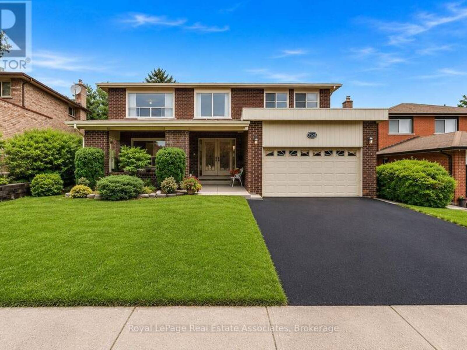 2529 CLAYMORE CRESCENT, Mississauga, Ontario L5C 3A2