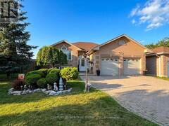 16 EAKINS CRESCENT Lindsay Ontario, K9V 6H8