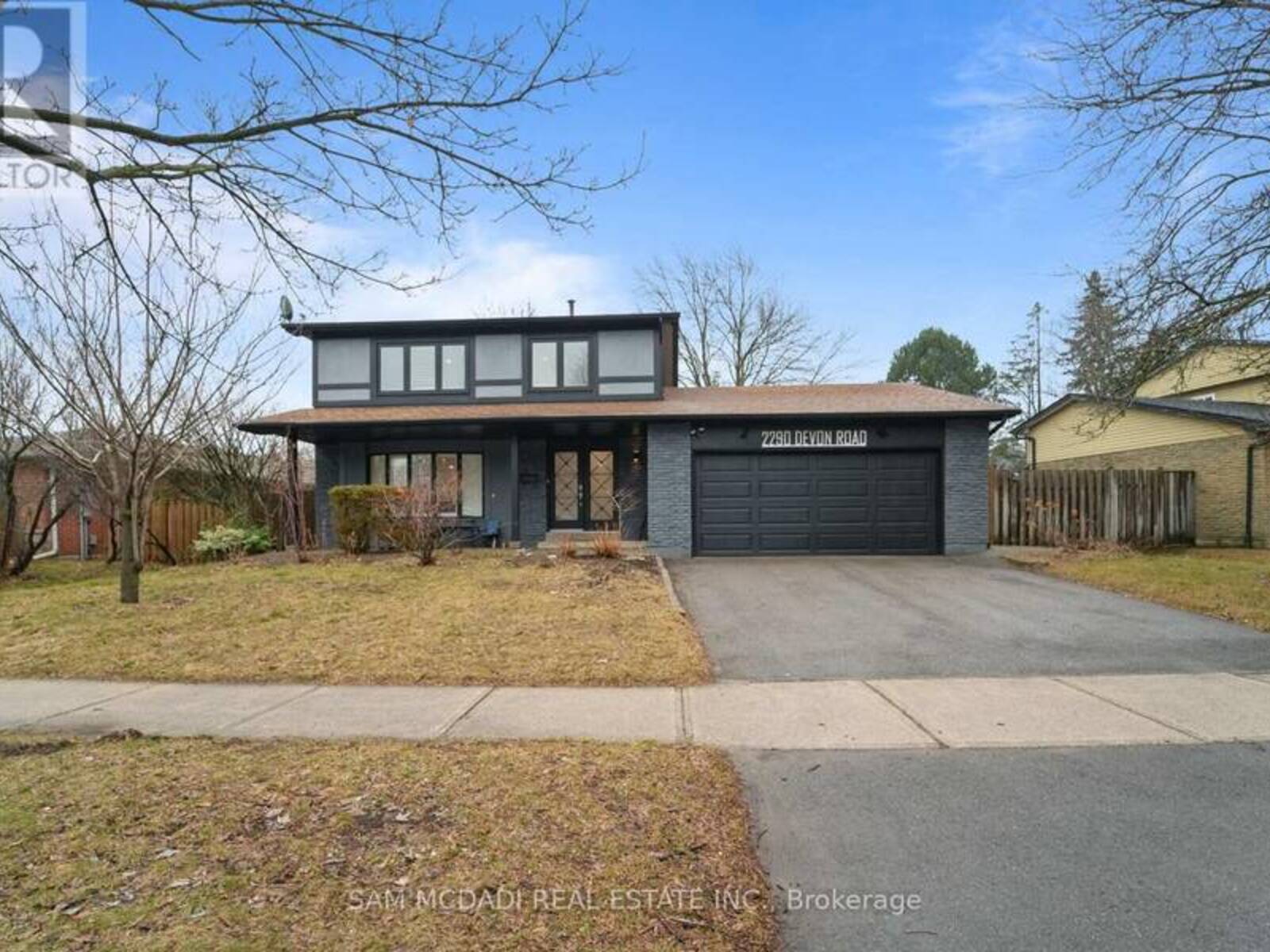 2290 DEVON ROAD, Oakville, Ontario L6J 5R4