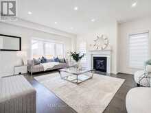 7 CHARLES WHITE COURT | East Gwillimbury Ontario | Slide Image Seventeen