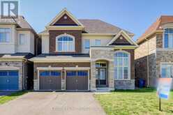 7 CHARLES WHITE COURT | East Gwillimbury Ontario | Slide Image One
