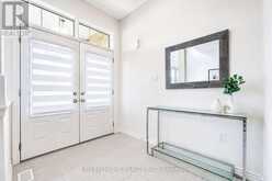 7 CHARLES WHITE COURT | East Gwillimbury Ontario | Slide Image Three