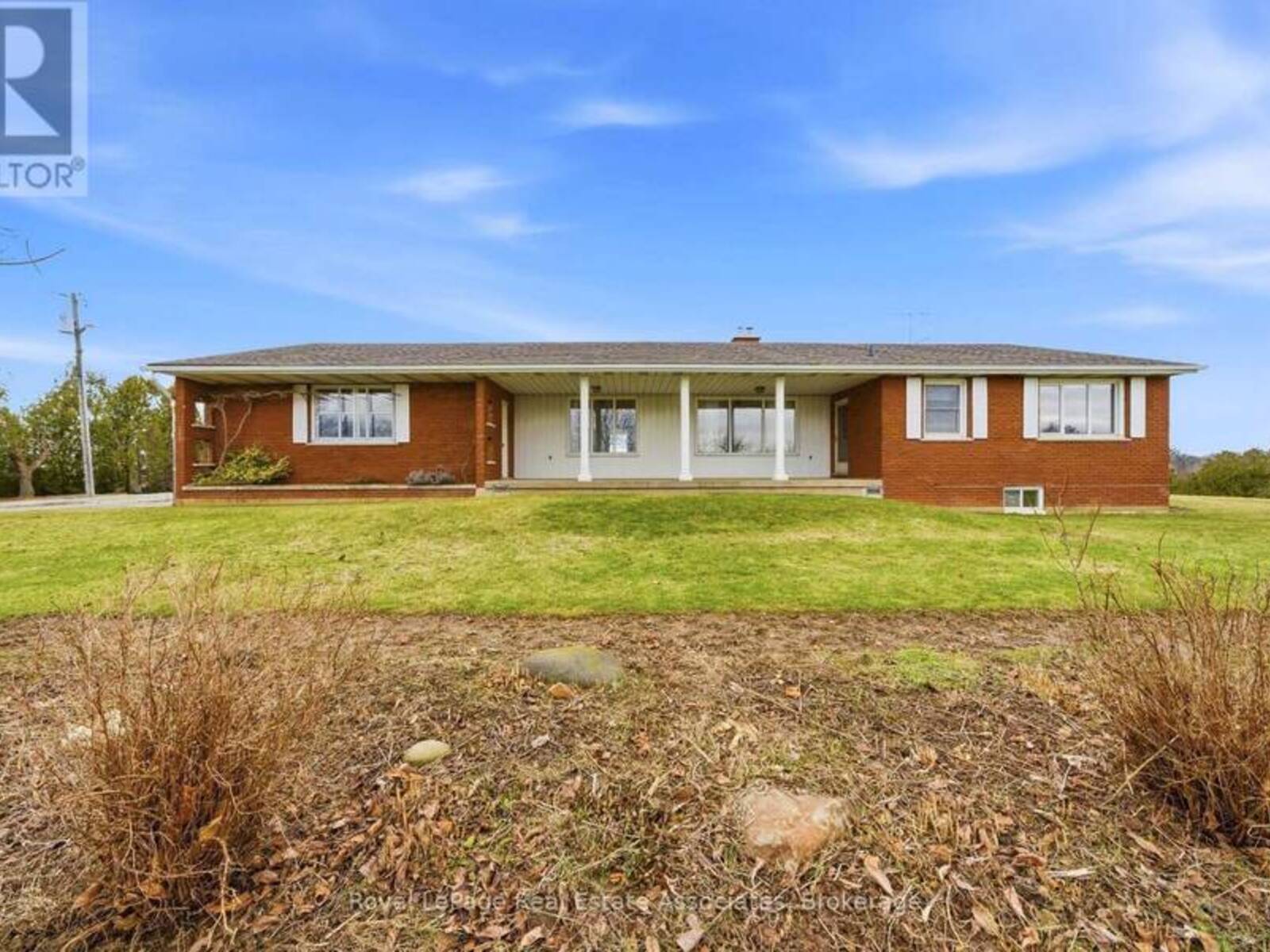 1137 RIDGE ROAD, Hamilton, Ontario L8J 2X5