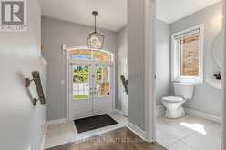 10 KEN BETZ COURT | Whitchurch-Stouffville Ontario | Slide Image Two