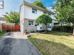 2 HEMLARK COURT Brampton Ontario, L6S 2B7