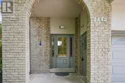 2442 WOBURN CRESCENT | Oakville Ontario | Slide Image Four
