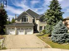 619 CULLER MEWS | Newmarket Ontario | Slide Image Two