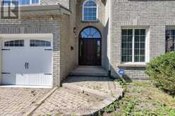 619 CULLER MEWS | Newmarket Ontario | Slide Image Three