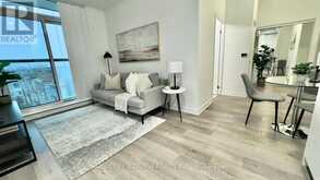 512 - 38 HONEYCRISP CRESCENT | Vaughan Ontario | Slide Image Ten