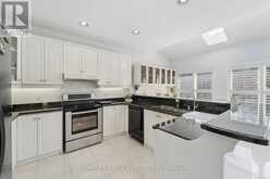 11 SORRENTO DRIVE | Richmond Hill Ontario | Slide Image Seventeen