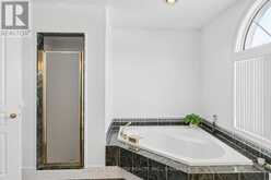 11 SORRENTO DRIVE | Richmond Hill Ontario | Slide Image Thirty-one