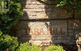 412 BUTLER COURT | Aurora Ontario | Slide Image Four