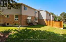 412 BUTLER COURT | Aurora Ontario | Slide Image Thirty-one