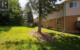412 BUTLER COURT | Aurora Ontario | Slide Image Thirty