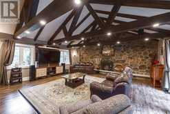25 WHISPERING PINE TRAIL | Aurora Ontario | Slide Image Fifteen