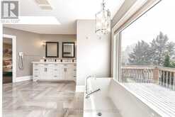 25 WHISPERING PINE TRAIL | Aurora Ontario | Slide Image Twenty-five