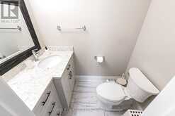 25 WHISPERING PINE TRAIL | Aurora Ontario | Slide Image Thirty-three