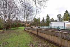 25 WHISPERING PINE TRAIL | Aurora Ontario | Slide Image Forty-one