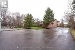 25 WHISPERING PINE TRAIL | Aurora Ontario | Slide Image Forty-six