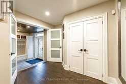 25 WHISPERING PINE TRAIL | Aurora Ontario | Slide Image Five