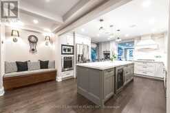 25 WHISPERING PINE TRAIL | Aurora Ontario | Slide Image Seven