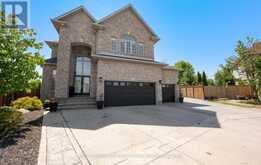 4 PLAYFAIR COURT | Hamilton Ontario | Slide Image Four