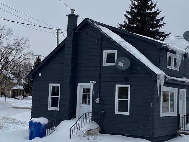 582 GARAFRAXA STREET S Durham Ontario, N0G 1R0 - 4 Bedrooms Home For Sale