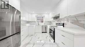 76 FENSIDE DRIVE | Toronto Ontario | Slide Image Ten