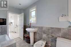B - 21 WEXFORD BOULEVARD | Toronto Ontario | Slide Image Twenty-one
