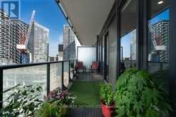 1601 - 185 ROEHAMPTON AVENUE S | Toronto Ontario | Slide Image Twenty-two