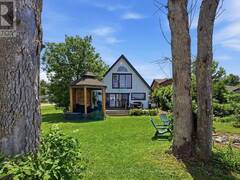 26 BURNIE ROAD Georgina Ontario, L0E 1N0