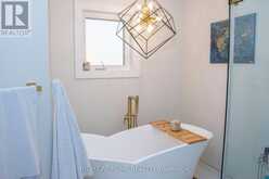 24 ARISTOTLE DRIVE E | Richmond Hill Ontario | Slide Image Nineteen