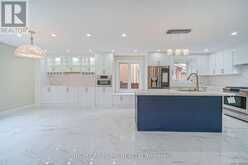 24 ARISTOTLE DRIVE E | Richmond Hill Ontario | Slide Image Eight