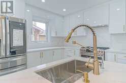 24 ARISTOTLE DRIVE E | Richmond Hill Ontario | Slide Image Nine