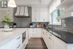 2458 MEADOWOOD CRESCENT | Oakville Ontario | Slide Image Ten