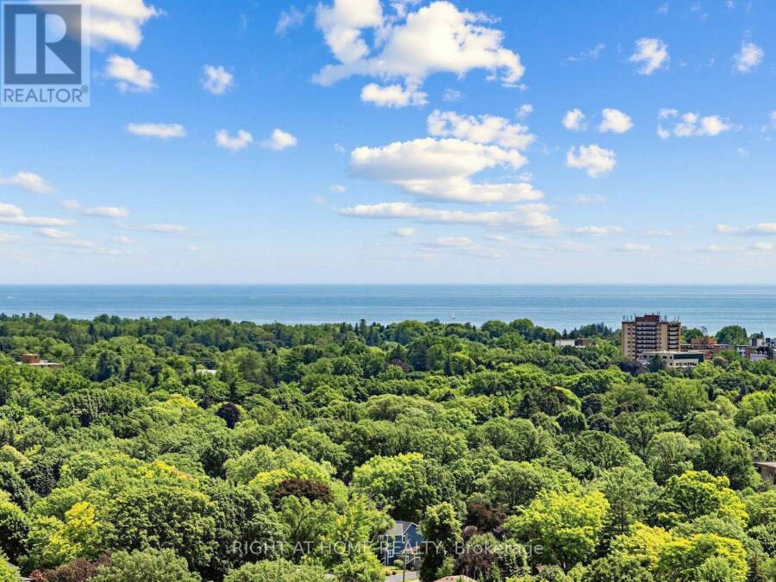 LPH04 (1804) - 55 SPEERS ROAD, Oakville, Ontario L6K 0H9