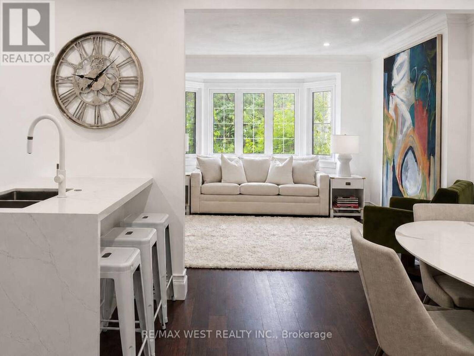 12 BRENTWOOD ROAD S, Toronto, Ontario M8Z 3N2