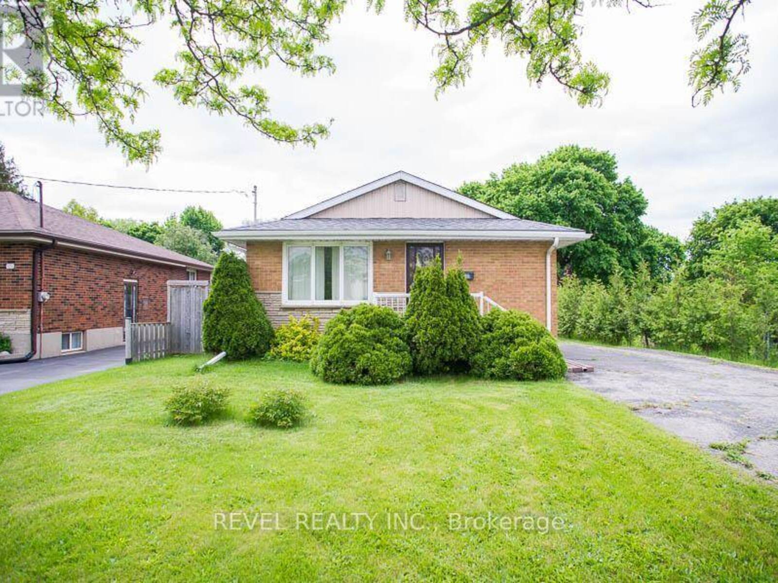 120 HENRY STREET, Brantford, Ontario N3S 5C7