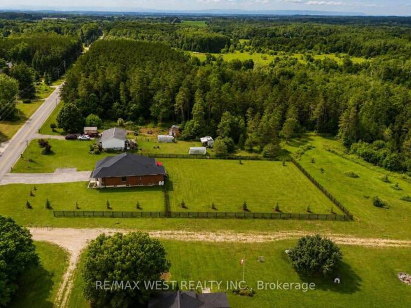 4098 CONCESSION 12 SUNNIDALE ROAD, Stayner, Ontario L0M 1S0