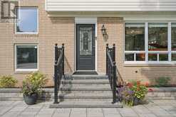 513 MAPLEHURST AVENUE | Oakville Ontario | Slide Image Four