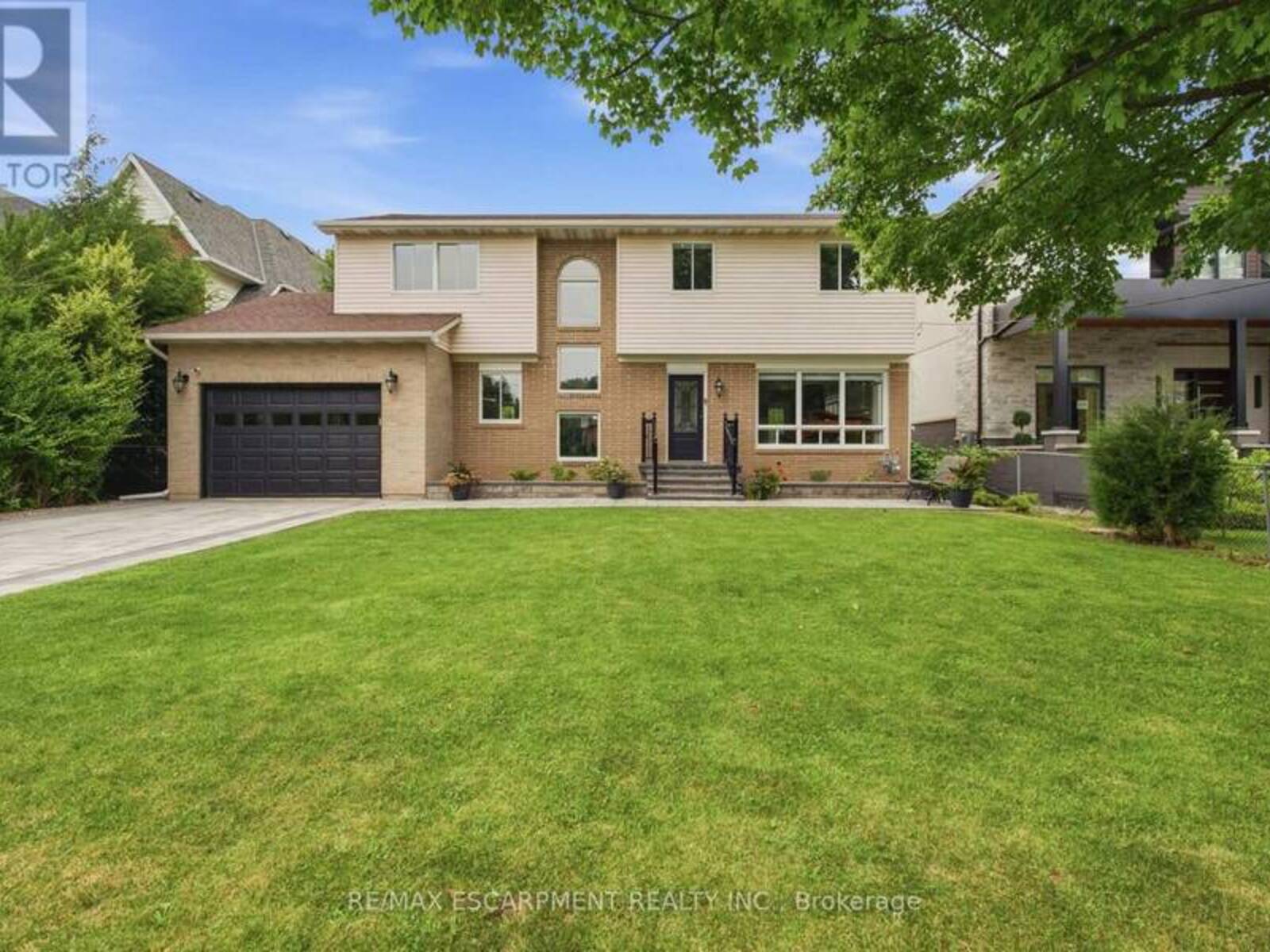 513 MAPLEHURST AVENUE, Oakville, Ontario L6L 4Y8