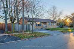 50 BENLIGHT CRESCENT | Toronto Ontario | Slide Image Two