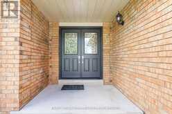 186 FERNDALE DRIVE S | Barrie Ontario | Slide Image Four