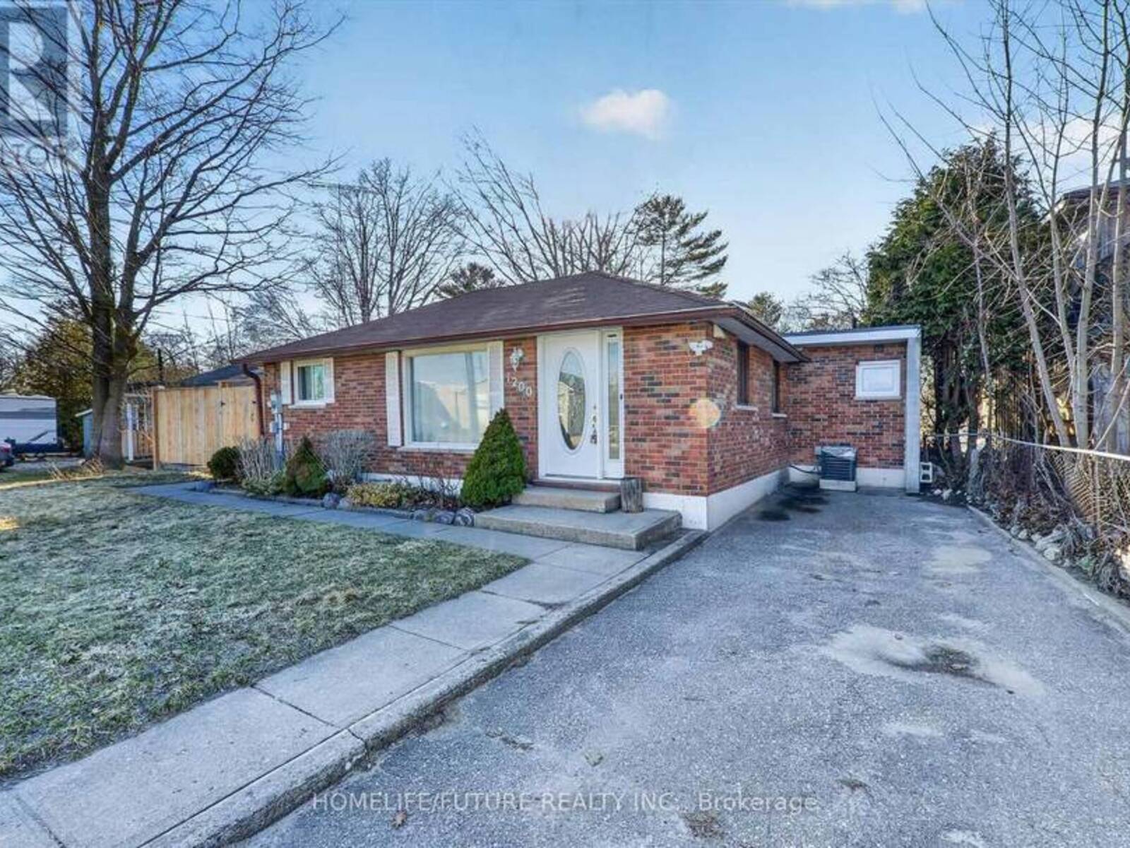 1200 MOSLEY STREET, Wasaga Beach, Ontario L9Z 2E7