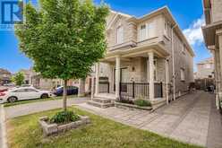 14 MOSELY CRESCENT | Ajax Ontario | Slide Image Three