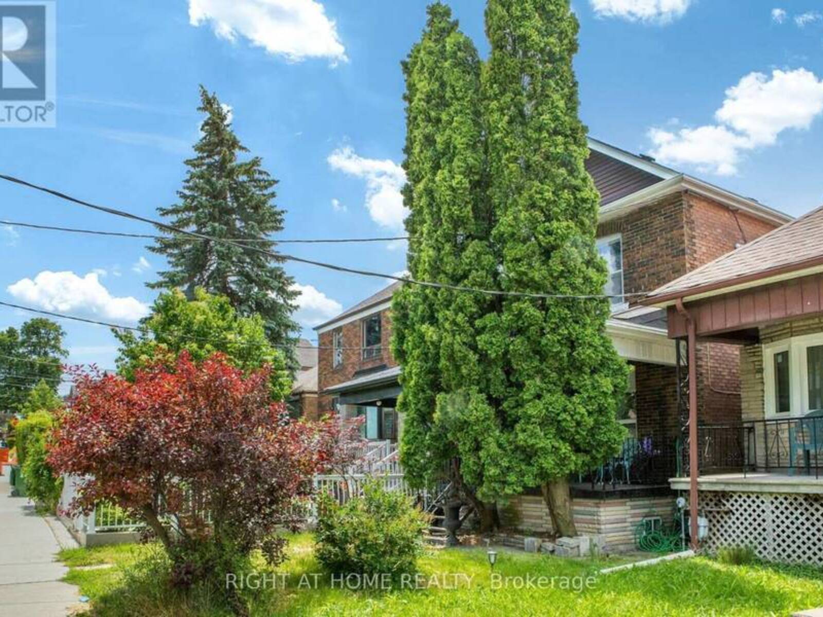 290 MCROBERTS AVENUE, Toronto, Ontario M6E 4P7