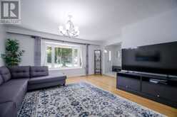 9 MINOS CRESCENT | Toronto Ontario | Slide Image Ten