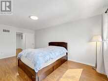 6 BARR CRESCENT | Aurora Ontario | Slide Image Seventeen