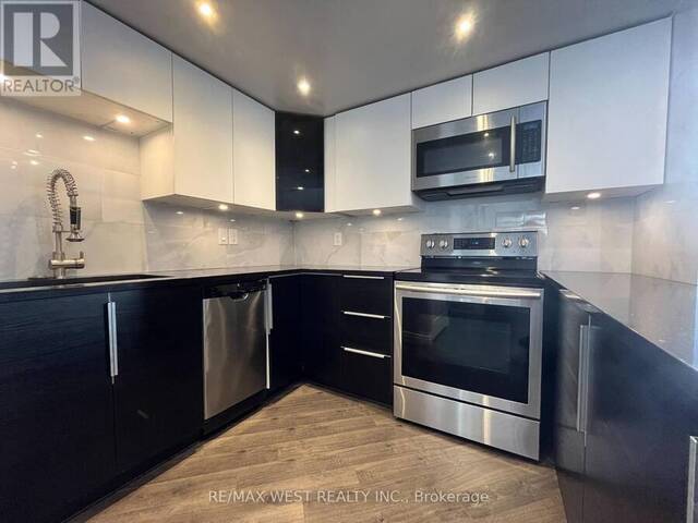1007 - 300 WEBB DRIVE Mississauga Ontario, L5B 3W3 - 1 Bedroom Condo For Sale
